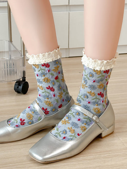 Women Arsy Floral Lace Cotton Socks